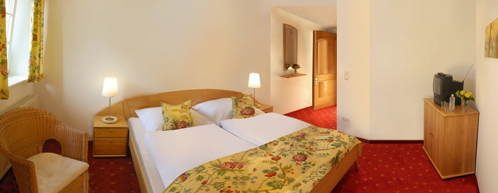 Landgasthof Und Hotel Weisser Lowe Eckental Экстерьер фото