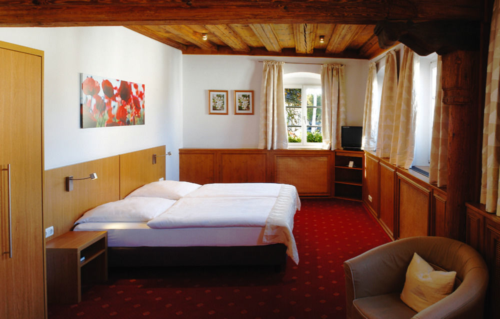 Landgasthof Und Hotel Weisser Lowe Eckental Экстерьер фото